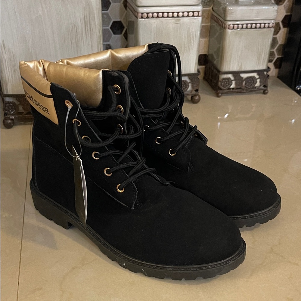 Rocawear ankle black boots size 8 NWT